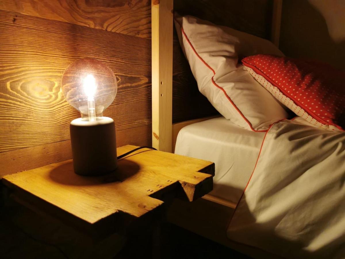 Maison Rongier Nel Centro Di กอนเญ ภายนอก รูปภาพ