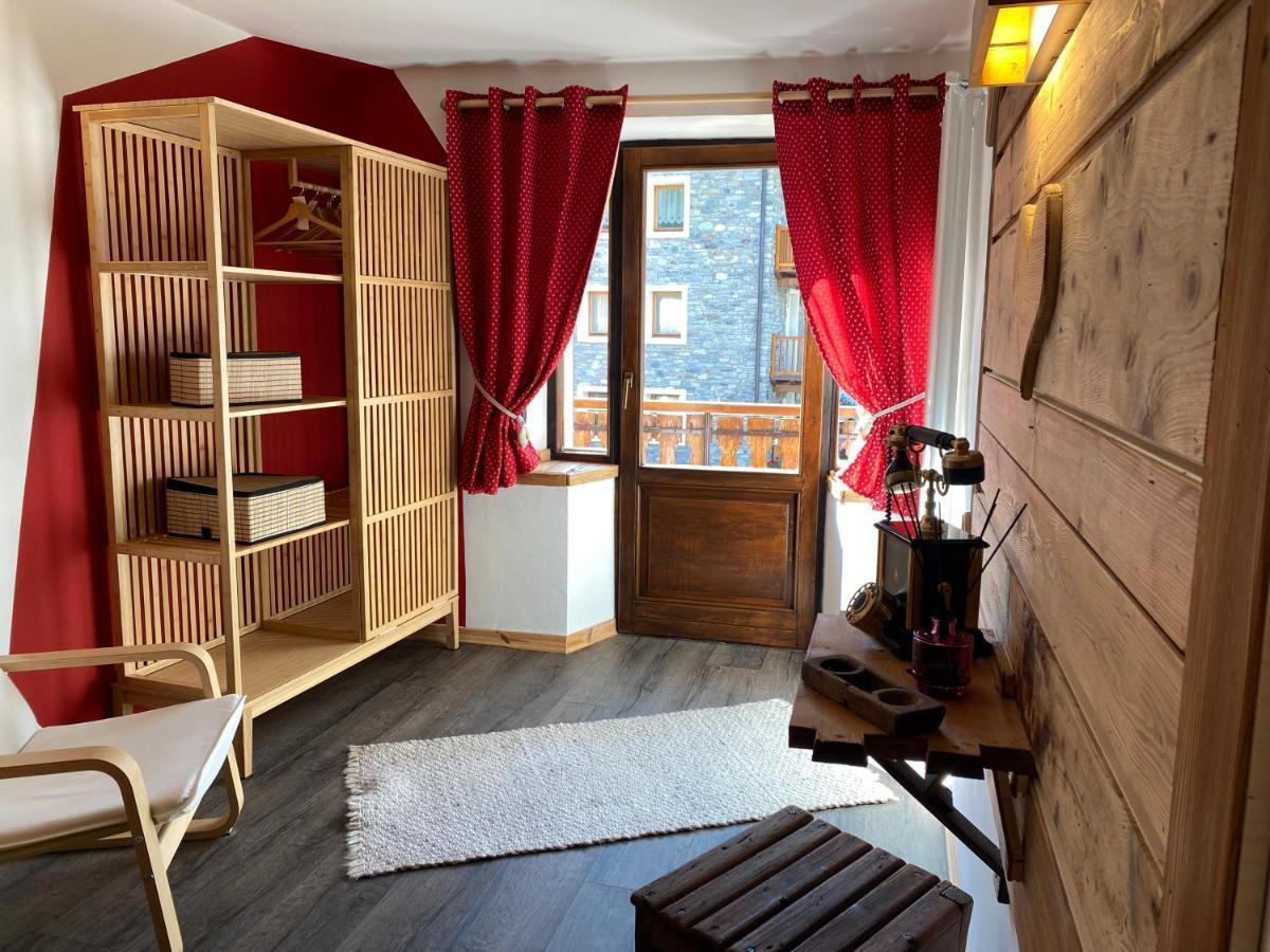 Maison Rongier Nel Centro Di กอนเญ ภายนอก รูปภาพ